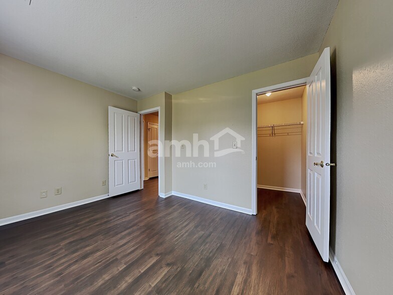 Building Photo - 5521 Bracken Cir