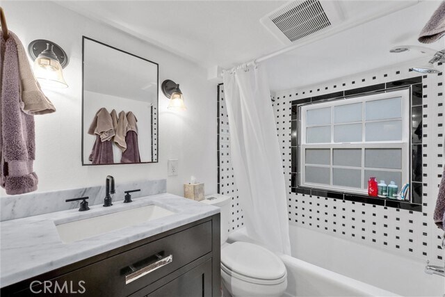 Building Photo - 575 Through St