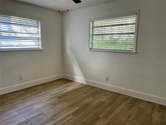 Building Photo - 2118 S Venus St