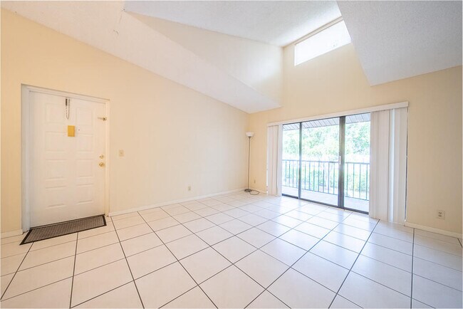 Building Photo - 202 Foxtail Dr