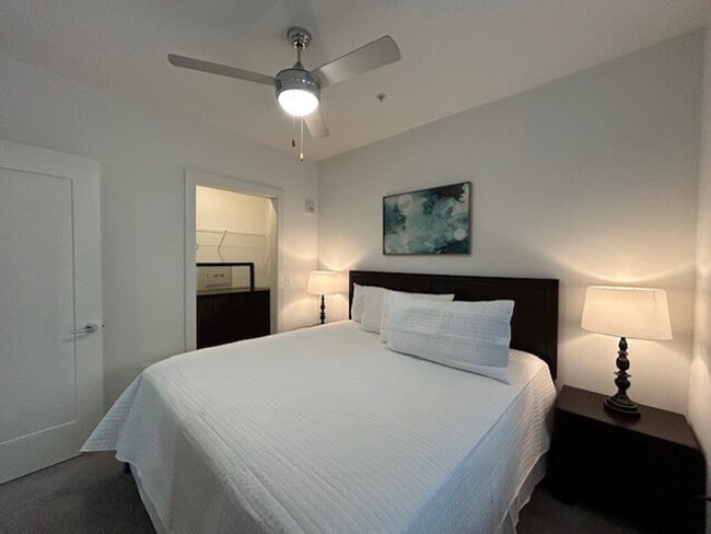 Building Photo - 915 Battery Ave SE