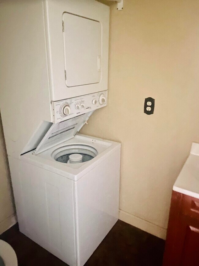 Building Photo - 31831 Grand River Ave