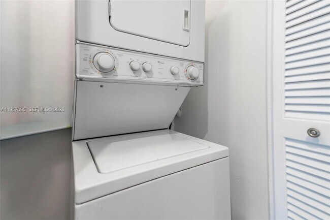 Building Photo - 3130 Bird Ave