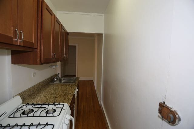 Building Photo - 836 W Cornelia Ave