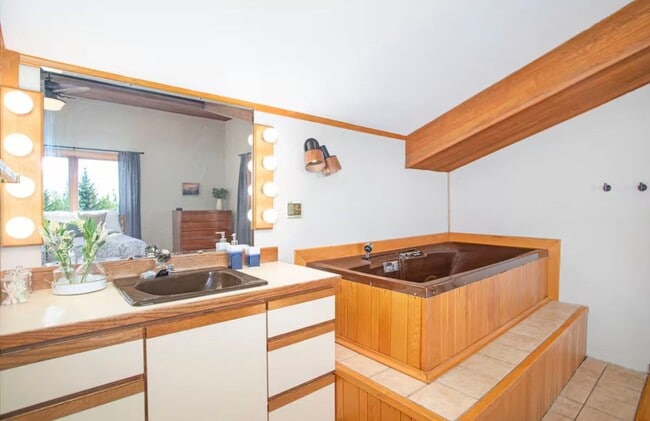 Building Photo - Beautiful, secluded 3 bedroom home for rent