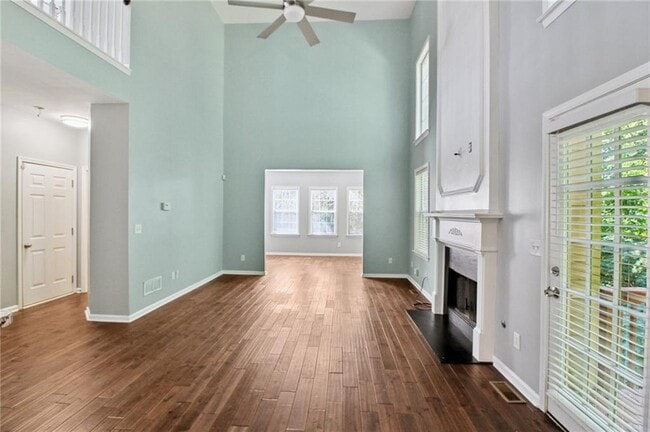 Building Photo - 2011 Chelton Way SE