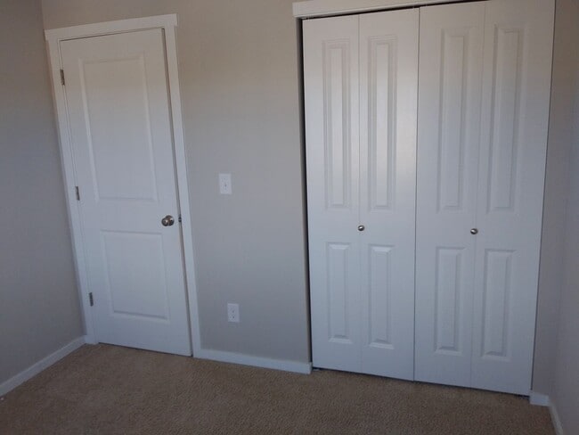 Building Photo - 2925 Mahogany St NE