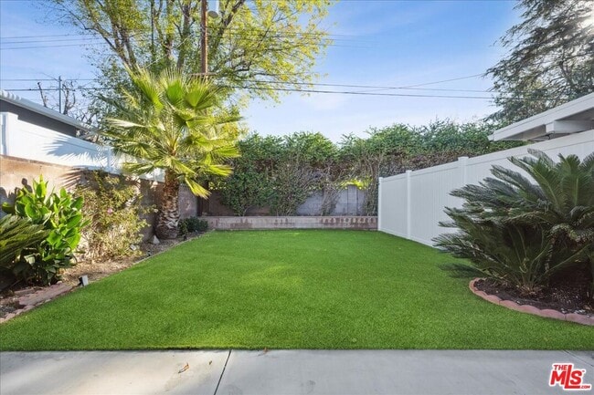 Building Photo - 9728 Kessler Ave