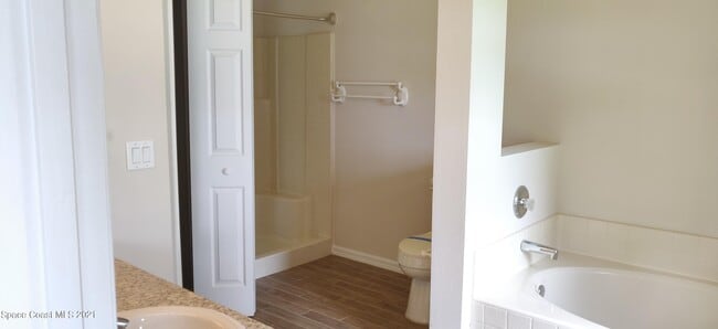 Building Photo - 2148 Caledonia Pl