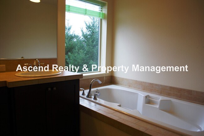 Building Photo - Bethany 4 Bed + Bonus Next to Springville Gourmet Kitchen Bed & Full Bath on Main