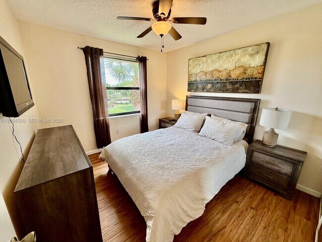 Building Photo - 5155 Europa Dr