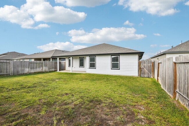 Building Photo - 8011 House bank Ln