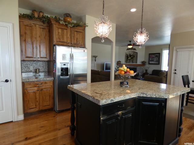 Building Photo - 3080 N CREST DR