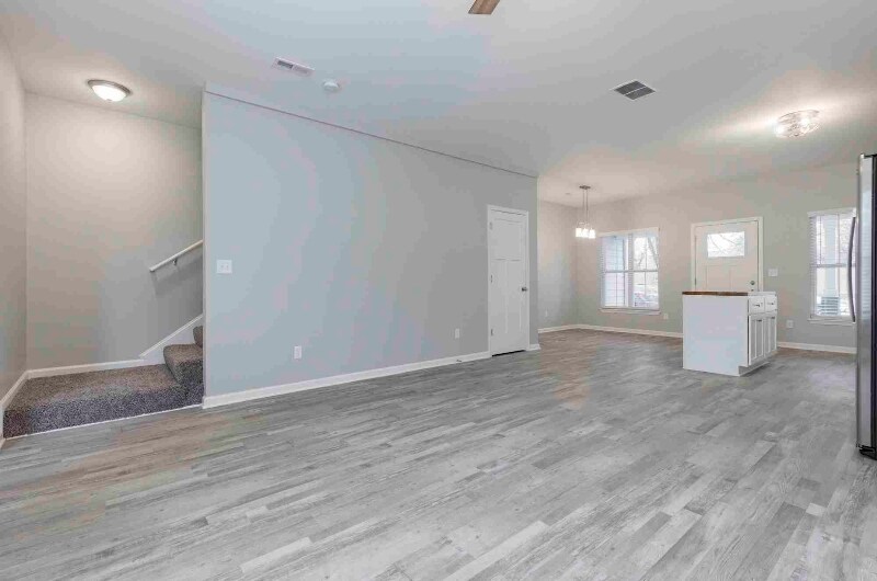 Building Photo - 812 Vincennes St