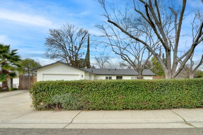 Building Photo - 7334 Grenola Way