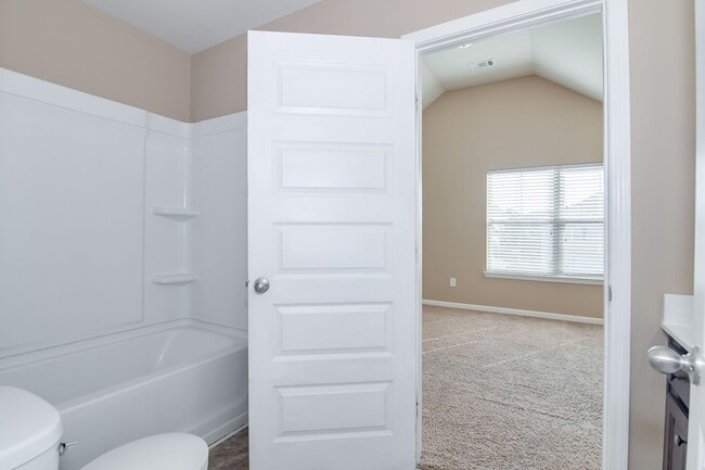 Building Photo - 5403 Hadwin Ct