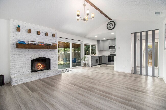 Building Photo - This charming home in Carrollton, Texas, i...
