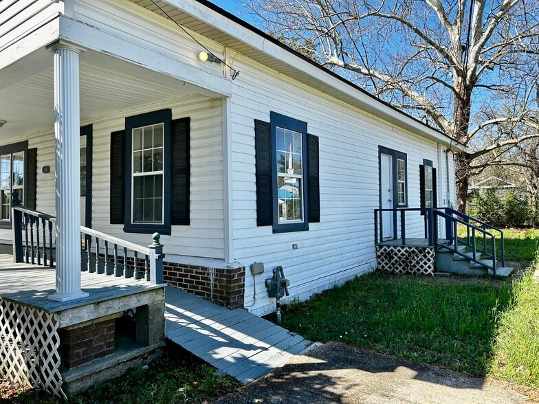 Building Photo - 721 N Texas St