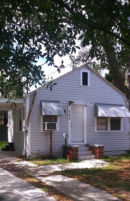 Building Photo - 703 E Hanlon St
