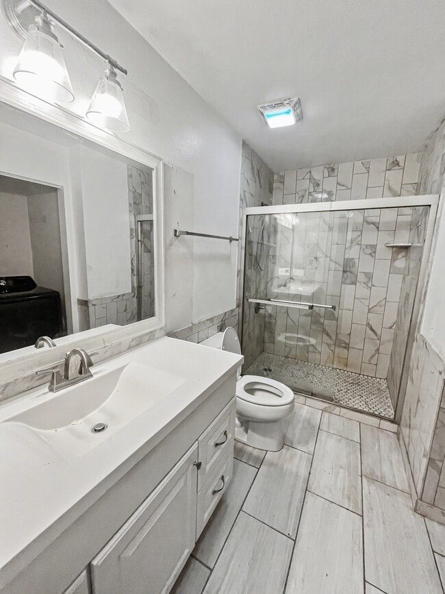 Building Photo - 6426 Coachman Cir