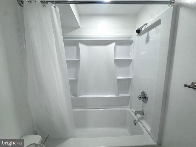 Building Photo - 4420 Groombridge Way