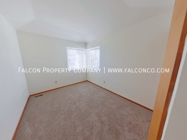 Building Photo - 2526 Elite Terrace