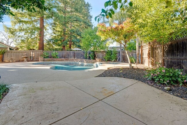 Building Photo - 3 Bedroom Folsom Home with Updated Kitchen, Pool and 3-Car Garage!