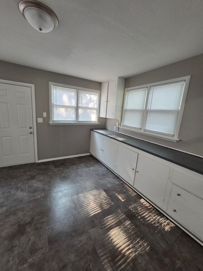 Building Photo - 938 S Hiram St