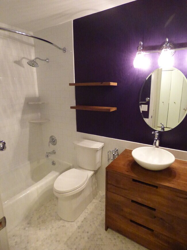 Building Photo - 2 Bedroom / 2 Bath Condo with 1,200 Square Feet, Luxury Finishes, and Great Amenities!