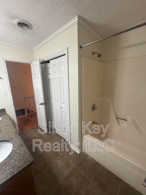 Building Photo - 1339 English Ln