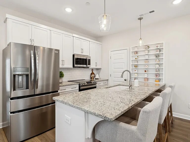 Building Photo - 147 Bess Blvd