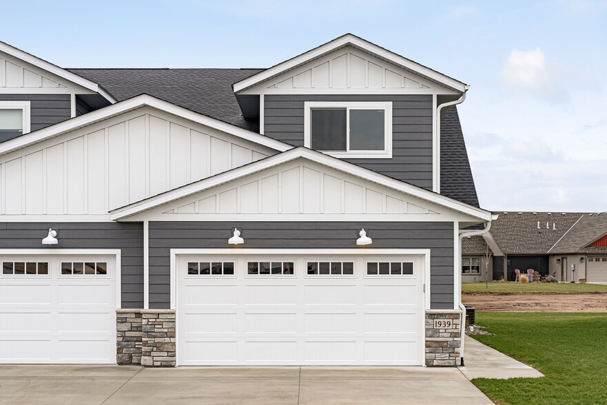 Building Photo - Arbor Trails Townhomes