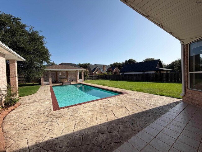 Building Photo - 4506 Hollow Ridge Dr