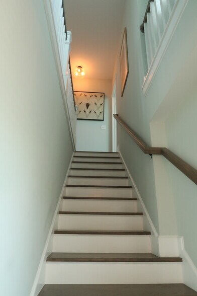 Building Photo - 994 Key Colony Ct