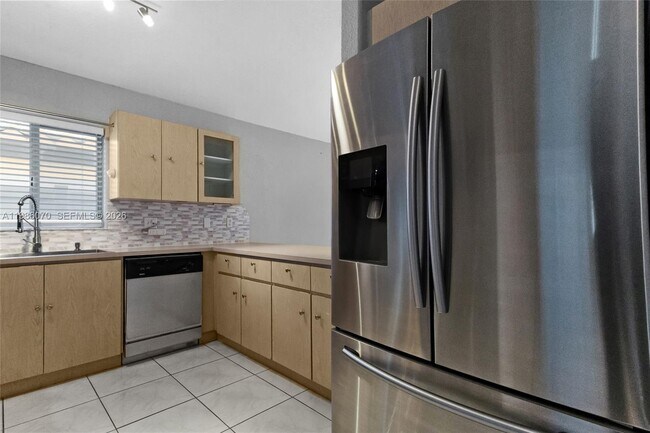 Building Photo - 10168 NW 126th Terrace