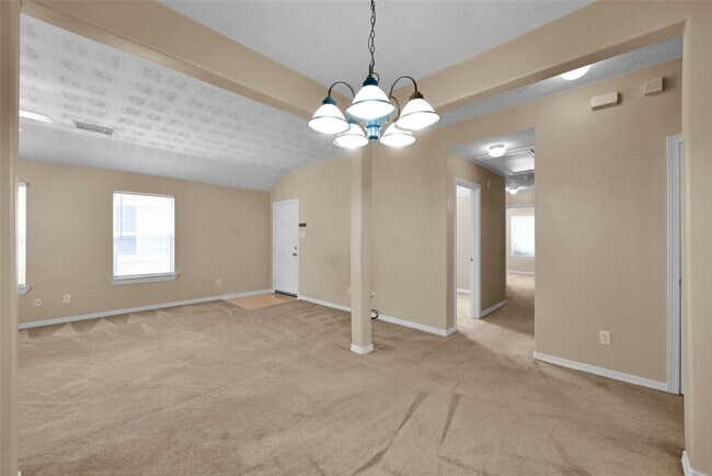 Building Photo - 5046 Willow Point Dr