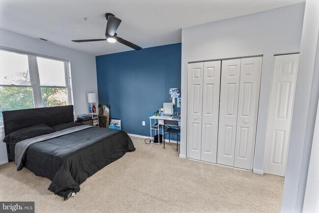 Building Photo - 301 S Reynolds St