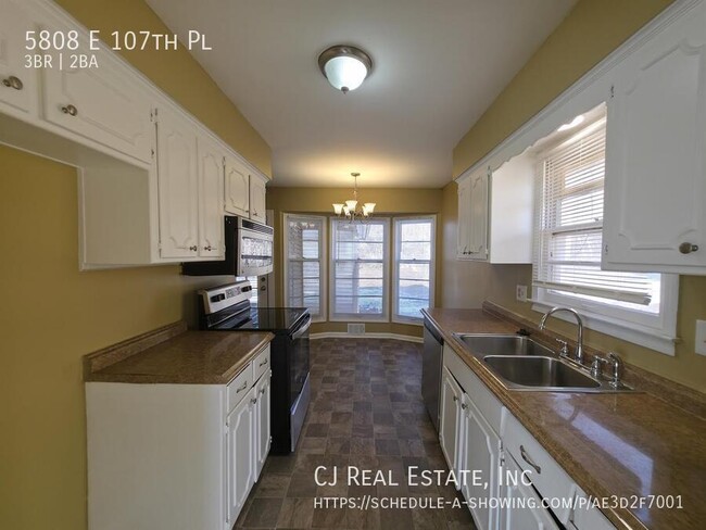 Building Photo - 5808 E 107th Pl