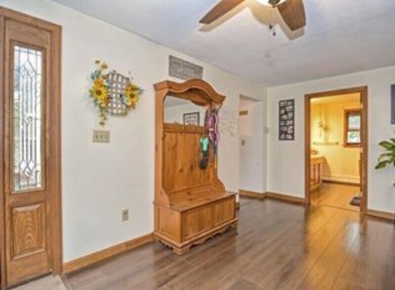 Building Photo - 393 Kelley Blvd