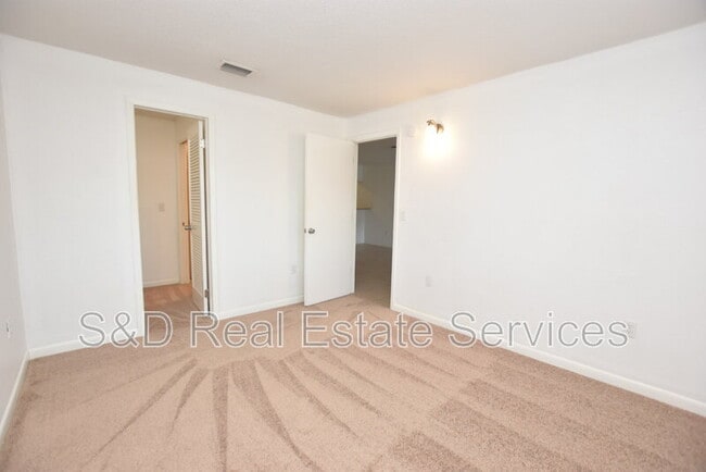 Building Photo - 141 Fernery Rd