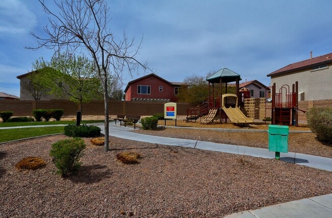 Building Photo - 5332 N Carlsbad Heights St