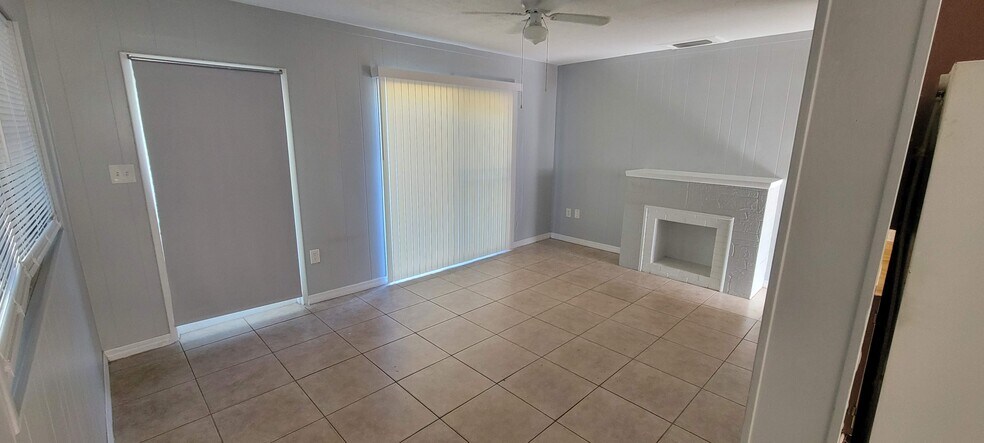 Building Photo - 2439 2nd Avenue SE