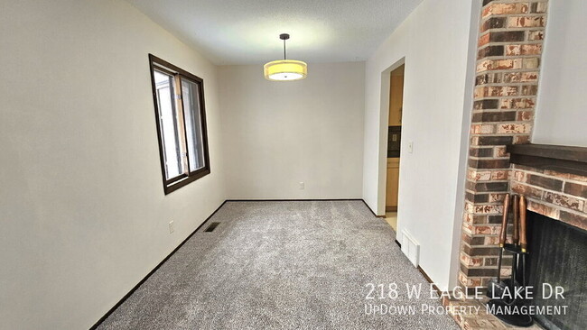 Building Photo - 218 W Eagle Lake Dr