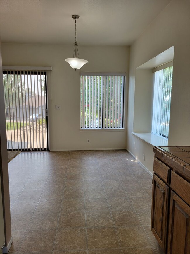 Building Photo - Ridgecrest 2 Bedroom Condo With Gated Swim...