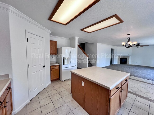 Building Photo - 6054 E Hampton Way