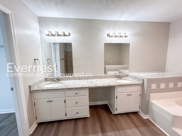 Building Photo - 3002 Meadowsweet Trail
