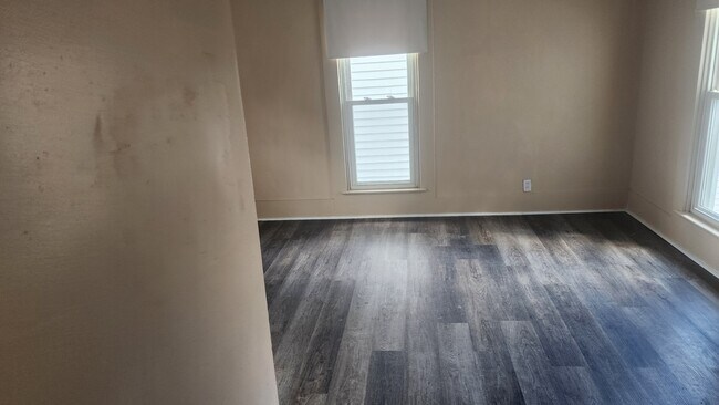 Building Photo - 508 E Market St