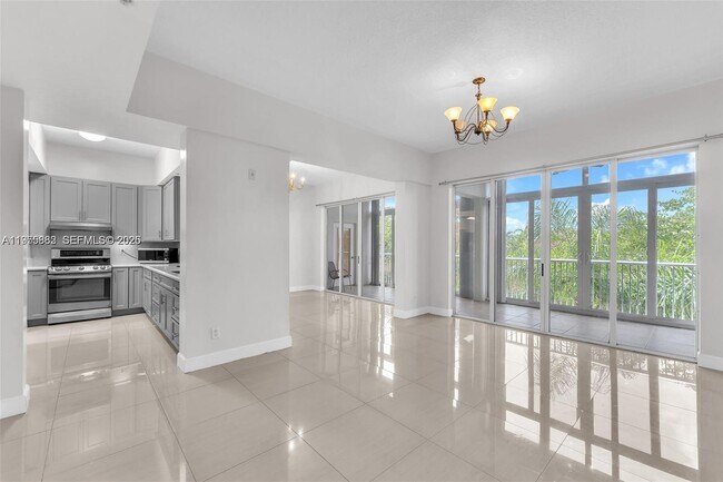 Building Photo - 619 E Sheridan St