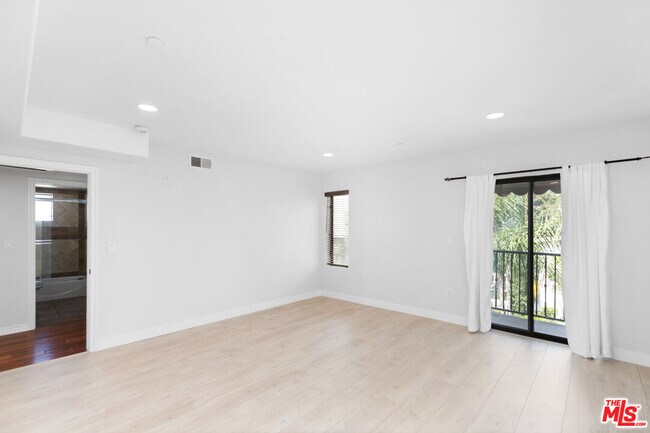Building Photo - 1146 Hacienda Pl