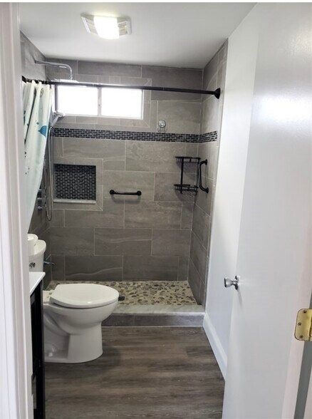 Primary Photo - 7 Royal Dane Dr